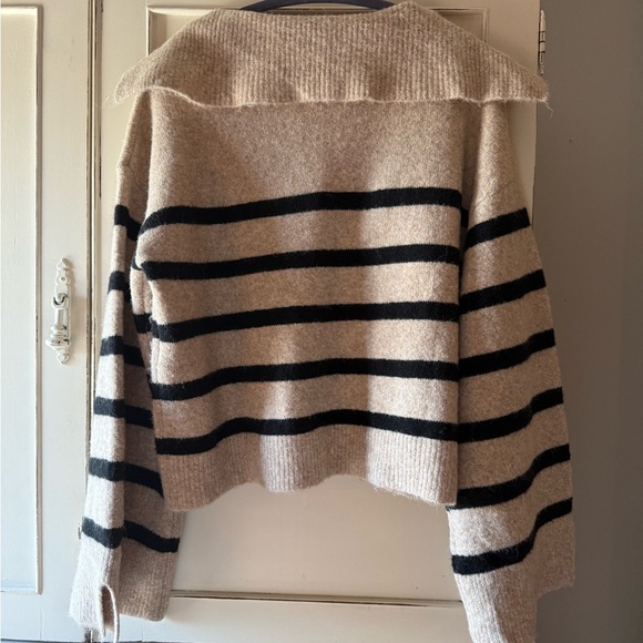 SOLD🚫 Commence Oversized Striped Sweater - Picture 2 of 9